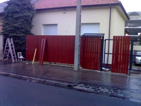 utcafronti kerítés